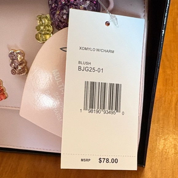 Betsey Johnson gummy bear crossbody with Bear Charm🩷 - Picture 2 of 6